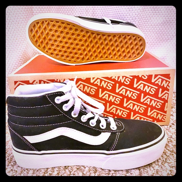Vans Shoes - Vans Sk8-Hi (Black/ White)